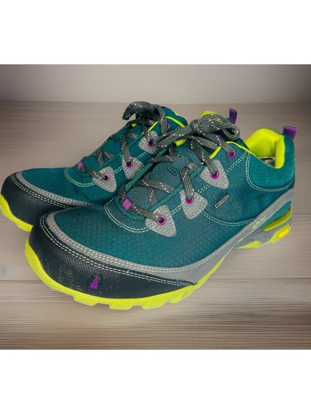 Ahnu Sugarpine Low Waterproof Vibram Hiking Shoes Green Blue Womens Size 9